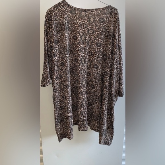 Black And Tan/ Beige Kimono - Picture 12 of 14